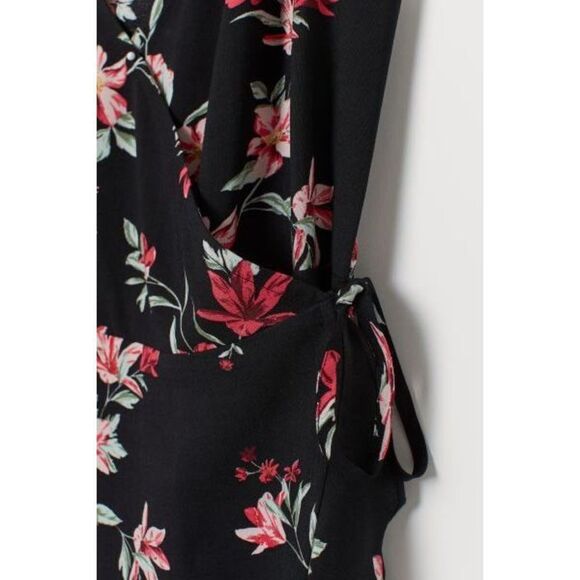 H&M Floral Wrap Summer Mini Dress Size 2 Tropical Flirty Vacation resort - Picture 5 of 10